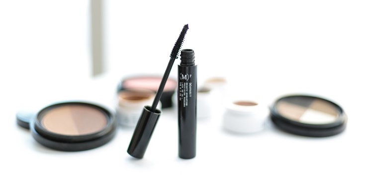 Manasi7 Review - Precision Mascara in Obsidian
