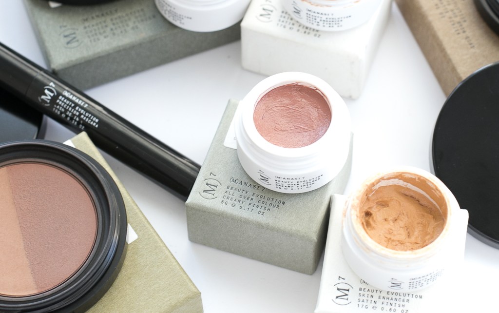 Review: Manasi 7 Organic Makeup - Chamoisee and Sarcoline